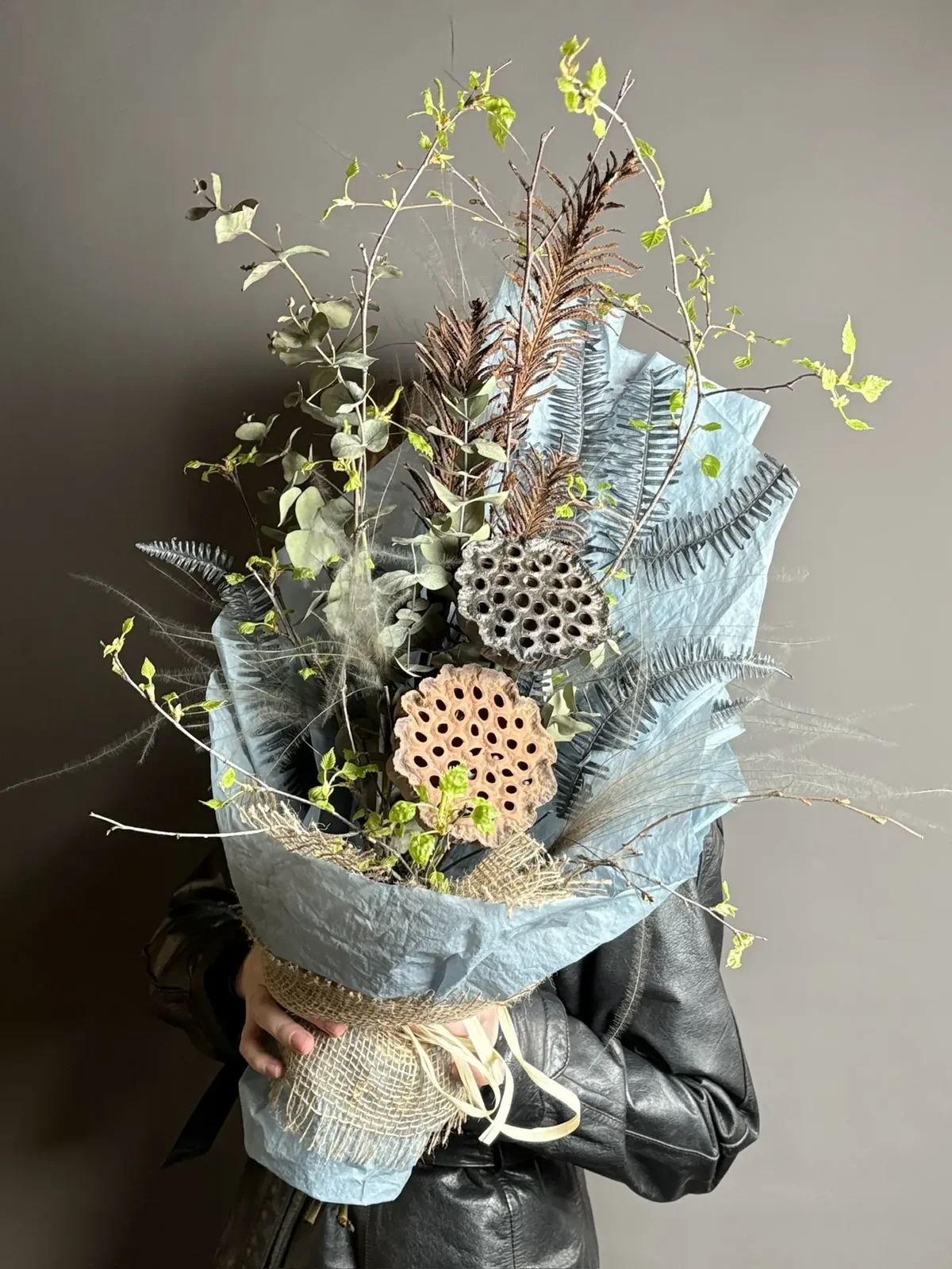 Букет с сухоцветами и с зеленью