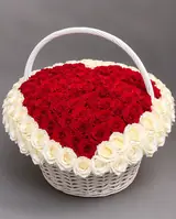 Корзина из роз «Сердце любви» ❤️ - миниатюра 2