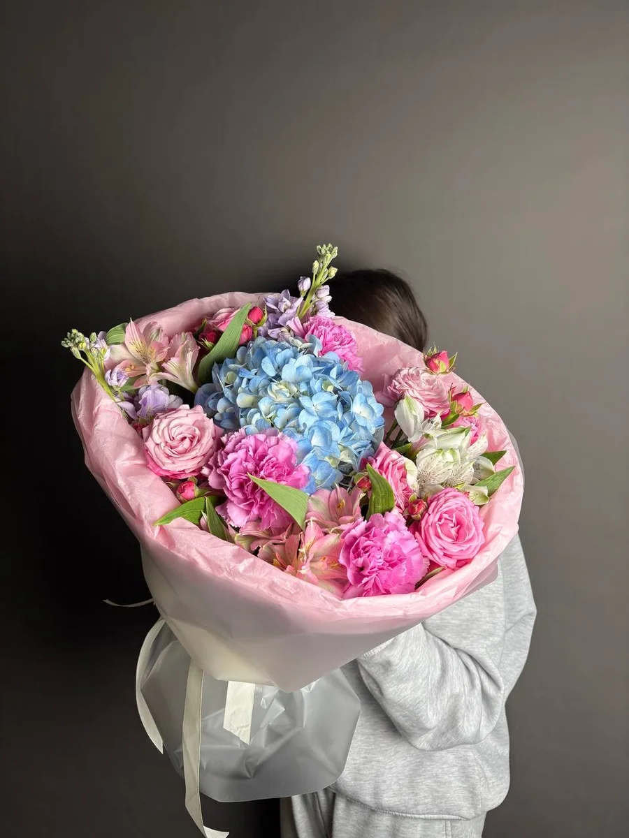 Круглый букет вне времени