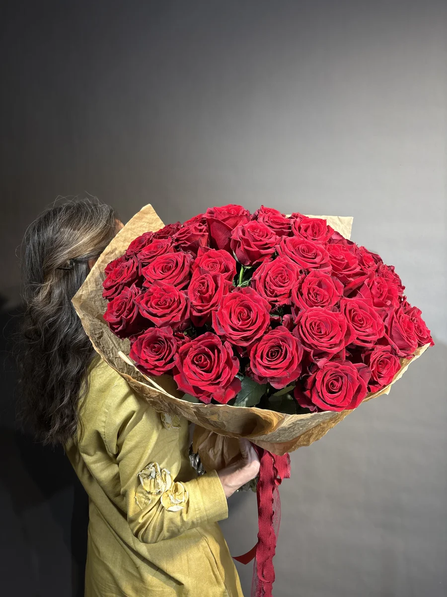 Моно букет 51 красная роза Explorer