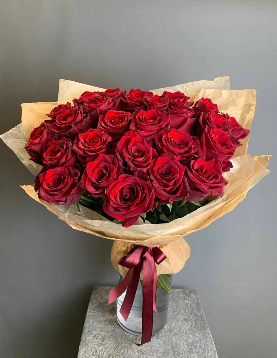 Моно букет 25 красных роз Explorer