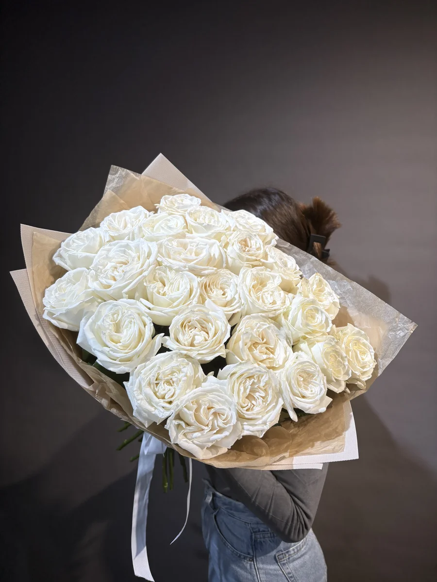 Моно букет 25 пионовидных роз Playa Blanca