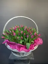 101 розовый тюльпан в корзине - миниатюра 1